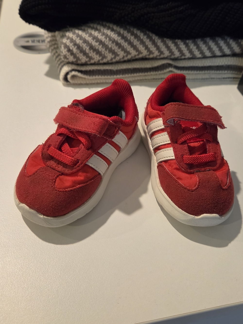 adidas Run '70s toddler/walker Sneaker Size 5k Red